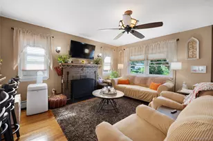 733 9th St, West Babylon, NY 11704 - Photo 5