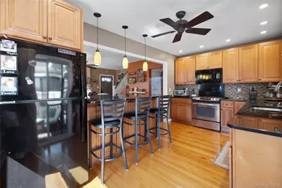 733 9th Street, West Babylon, NY 11704 - Photo 9