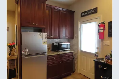 33 Deer Park Avenue #2C, Babylon, NY 11702 - Photo 3