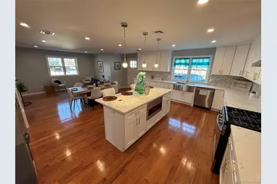 403 S Bayview Avenue, Freeport, NY 11520 - Photo 31