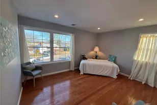 403 S Bayview Ave, Freeport, NY 11520 - Photo 13