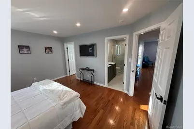 403 S Bayview Avenue, Freeport, NY 11520 - Photo 7
