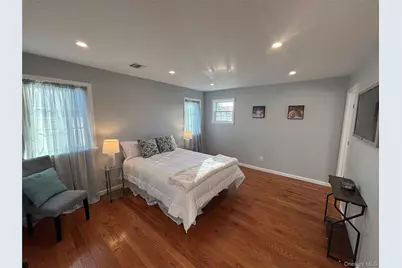 403 S Bayview Avenue, Freeport, NY 11520 - Photo 9