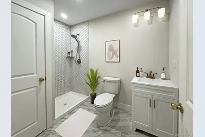 118 Jericho Turnpike, Mineola, NY 11501 - Photo 5
