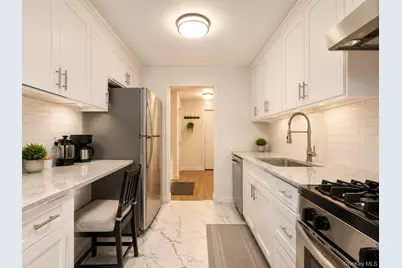 5 Terrace Circle #1H, Great Neck, NY 11021 - Photo 3