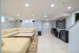 146 Beverly Ave, Floral Park, NY 11001 - Photo 25