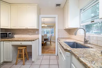 146 Beverly Avenue, Floral Park, NY 11001 - Photo 13