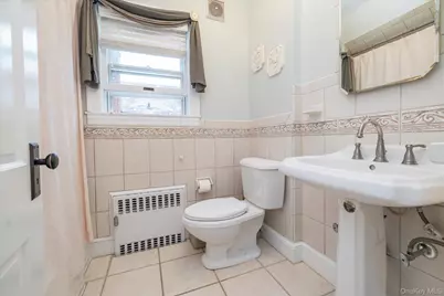 146 Beverly Avenue, Floral Park, NY 11001 - Photo 23