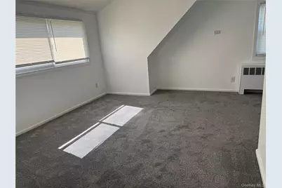 [Address not provided], Levittown, NY 11756 - Photo 7