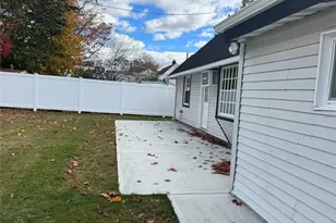 [Address not provided], Levittown, NY 11756 - Photo 15