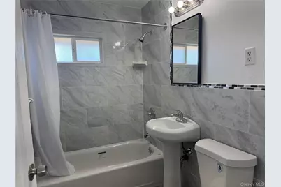[Address not provided], Levittown, NY 11756 - Photo 9