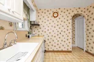 141 Elmwood St, Valley Stream, NY 11581 - Photo 11