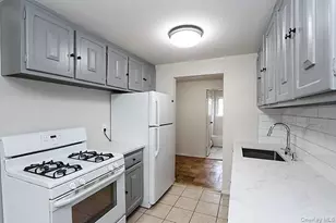 178 Jervis Ave, Farmingdale, NY 11735 - Photo 17