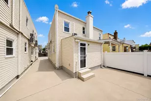 32-33 202nd St, Bayside, NY 11361 - Photo 15