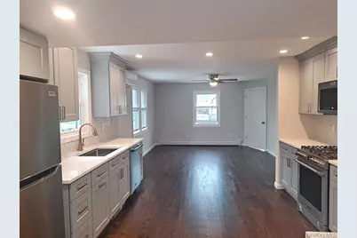 16 Cedar Drive #1st Fl, Farmingdale, NY 11735 - Photo 3