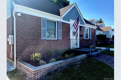 16 Cedar Drive #1st Fl, Farmingdale, NY 11735 - Photo 1