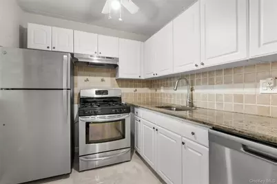 1 Consulate Drive #3-F, Tuckahoe, NY 10707 - Photo 7