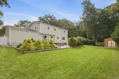 6 Stuyvesant Circle W, East Setauket, NY 11733 - Photo 3