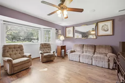 6 Stuyvesant Circle W, East Setauket, NY 11733 - Photo 11