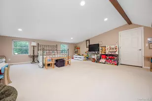 4 Vera Ct, Centereach, NY 11720 - Photo 13