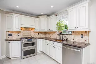 4 Vera Ct, Centereach, NY 11720 - Photo 7