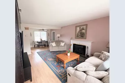 963 Hastings Street, Baldwin, NY 11510 - Photo 3
