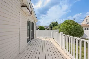 31 Cherry Ave, Bethpage, NY 11714 - Photo 11