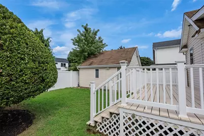 31 Cherry Avenue, Bethpage, NY 11714 - Photo 7