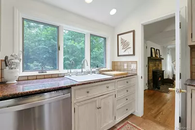 46 Gallows Hill Road, Cortlandt Manor, NY 10567 - Photo 17