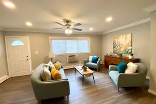 317 Brook Ave, Bay Shore, NY 11706 - Photo 3