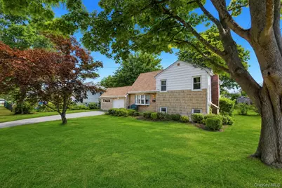 1425 Pine Drive, Bay Shore, NY 11706 - Photo 3