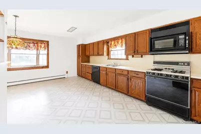 1425 Pine Drive, Bay Shore, NY 11706 - Photo 11