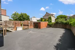 816 Throggs Neck Expressway, Bronx, NY 10465 - Photo 5