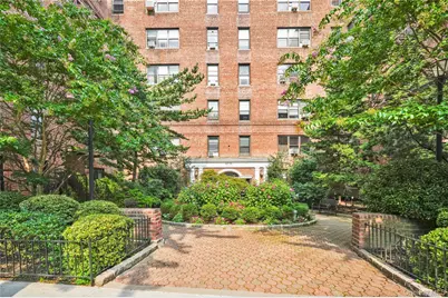 67-35 Yellowstone Boulevard #4P, Forest Hills, NY 11375 - Photo 21
