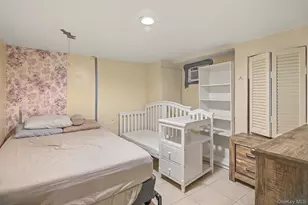 240 28th St, Copiague, NY 11726 - Photo 17