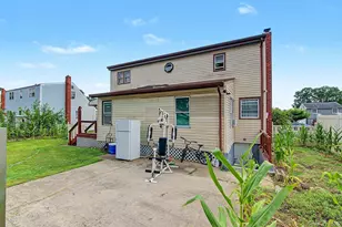 240 28th St, Copiague, NY 11726 - Photo 25