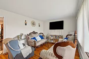 240 28th St, Copiague, NY 11726 - Photo 3
