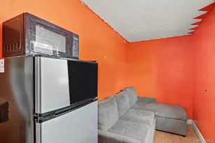 240 28th St, Copiague, NY 11726 - Photo 15