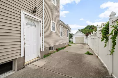 214 Avery Place, Cedarhurst, NY 11516 - Photo 31