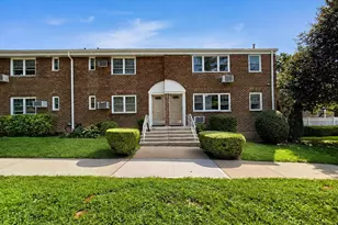 229-28 Kingsbury Ave, Bayside, NY 11364 - Photo 3