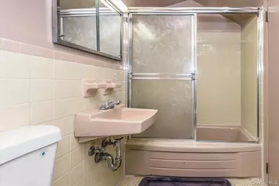 340 Princeton Road, Rockville Centre, NY 11570 - Photo 21