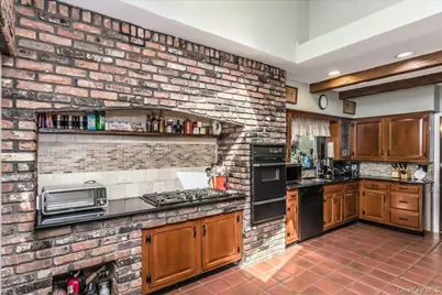 340 Princeton Road, Rockville Centre, NY 11570 - Photo 5