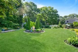 530 Boxwood Dr, Shirley, NY 11967 - Photo 11