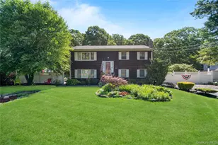 530 Boxwood Dr, Shirley, NY 11967 - Photo 3
