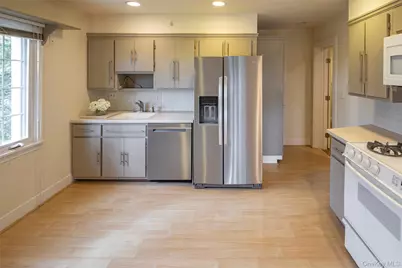 15 Beechtree #2C, Bronxville, NY 10708 - Photo 9