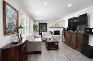 25 Charter Ave, Dix Hills, NY 11746 - Photo 19