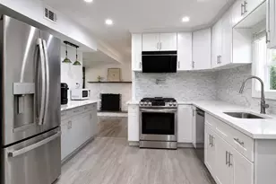 25 Charter Ave, Dix Hills, NY 11746 - Photo 5