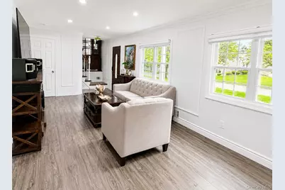 25 Charter Avenue, Dix Hills, NY 11746 - Photo 17