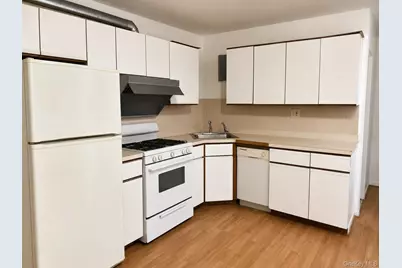 147-45 Barclay Avenue #L3, Flushing, NY 11355 - Photo 7