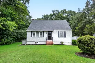 99 Warner Rd, Huntington, NY 11743 - Photo 3